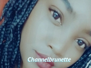 Channelbrunette