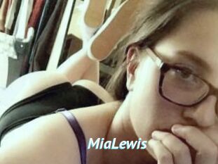 Mia_Lewis