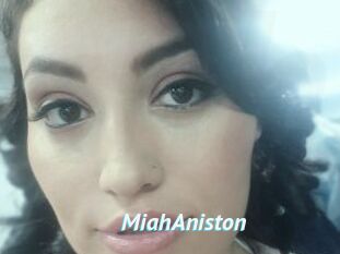 MiahAniston