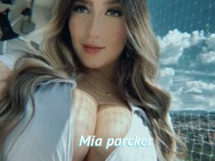 Mia_parcker